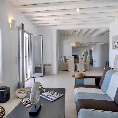 Lia Luxury Villa *